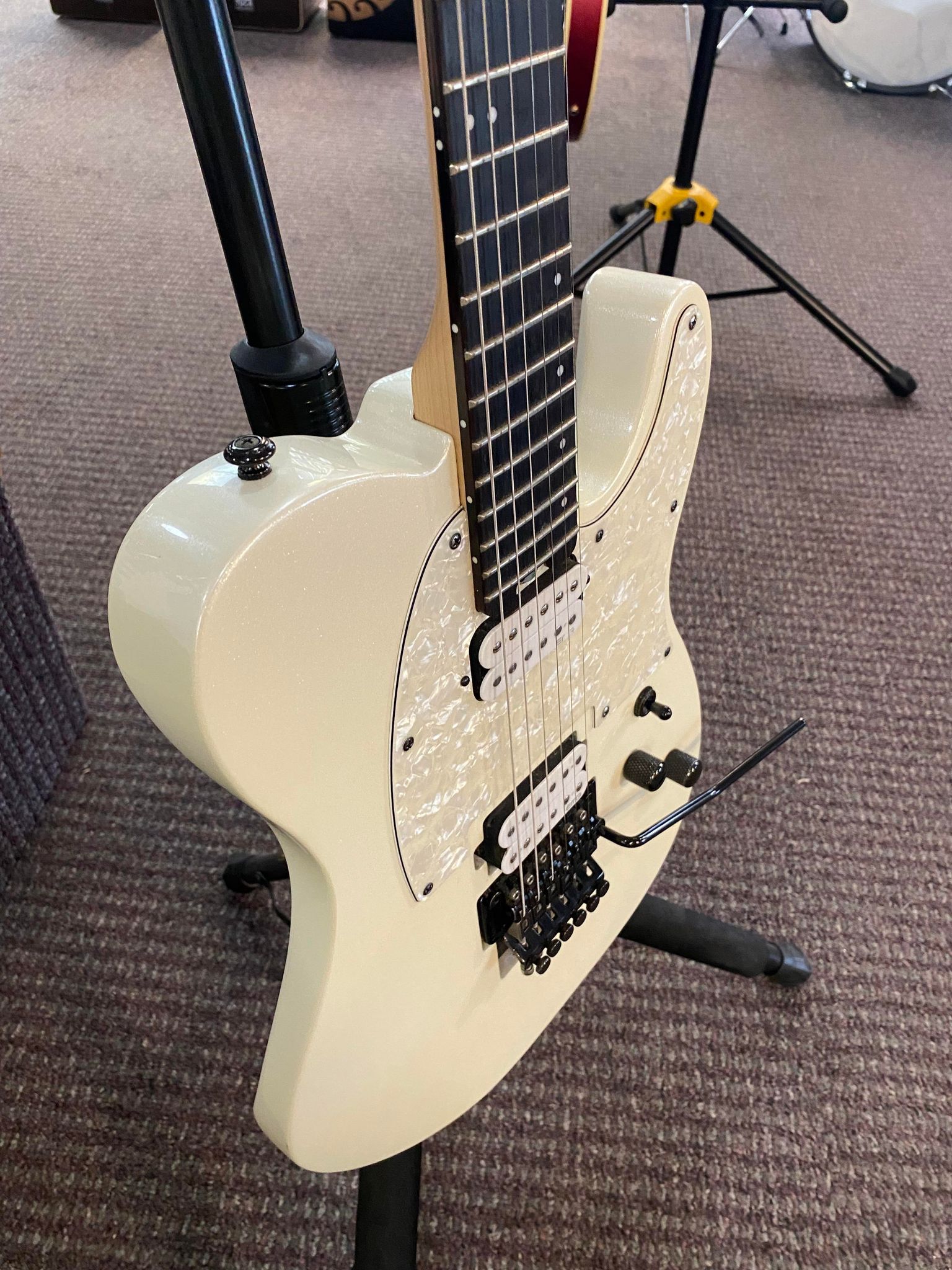 Schecter Diamond Series (Tele-Style, Floyd Rose, EMG)